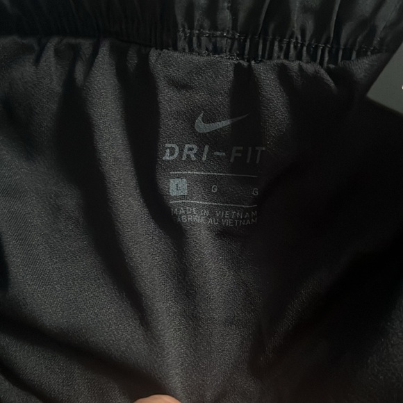 Women’s Nike Dry Fit Running Shorts - Picture 6 of 7